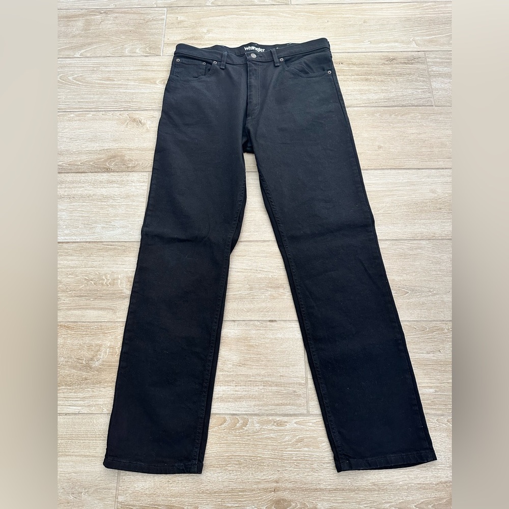 Men’s Wrangler Black Jeans, Regular Fit Cut, W 36” x L 32”